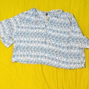 Universal Thread Blue and White Blouse